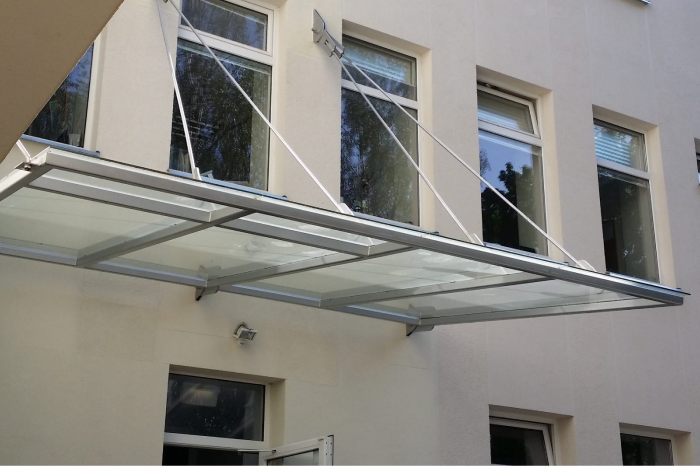 Glass Railings Look Beautiful and Add Shine to Your Interior