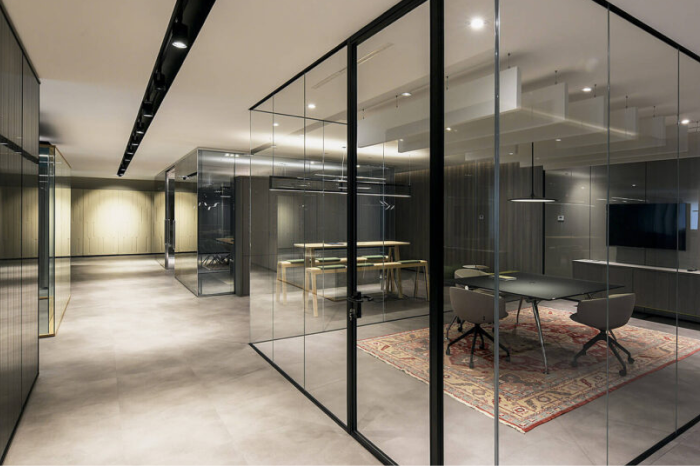 Glass Canopies in Contemporary Architecture