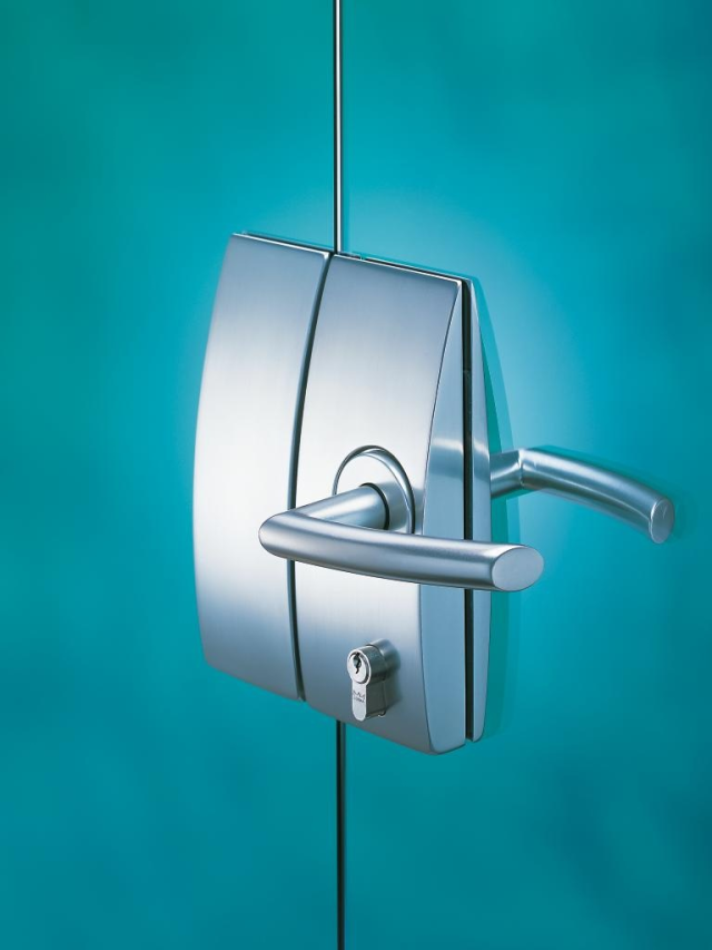 Glass fittings