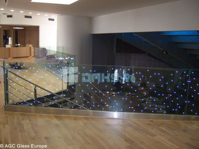 LED стъкло