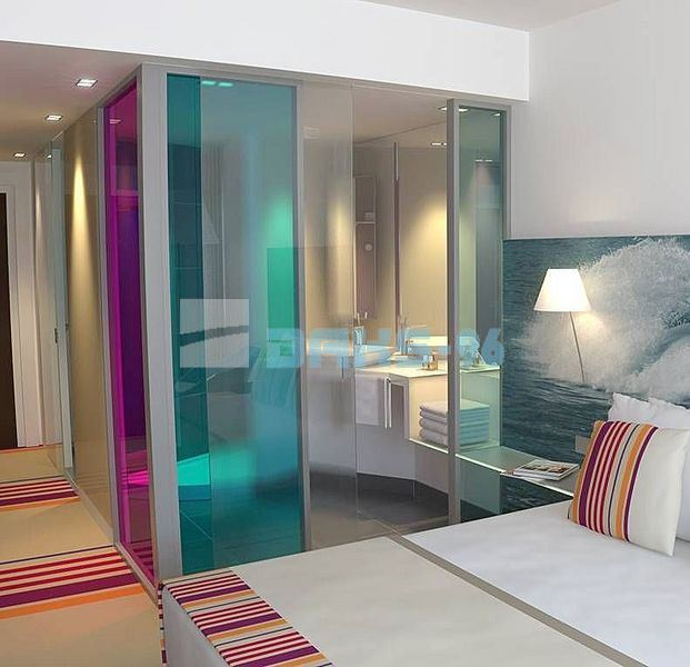 Цветни ламинирани стъкла